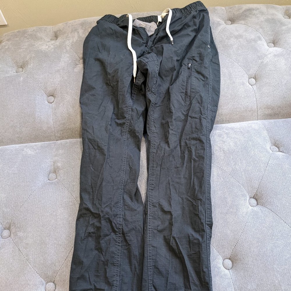 Vuori Ripstop Climber Pants. Size: Medium.